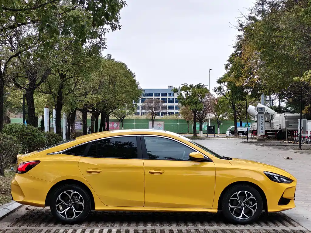 MG5 2021 180DVVT CVT Youth Deluxe Edition купить на сайте DeffCars