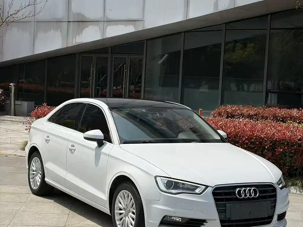 Audi A3 2016 Limousine 35 TFSI LinkedIn type купить на сайте DeffCars