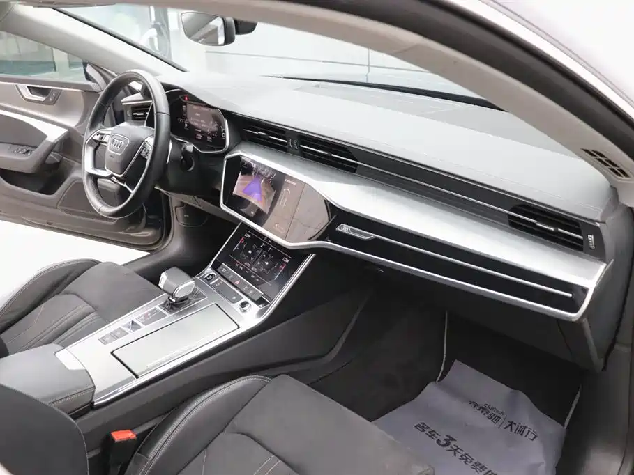 Audi A7L 2024 45TFSI S-line Dream Building Liquid Crystal Package купить на сайте DeffCars