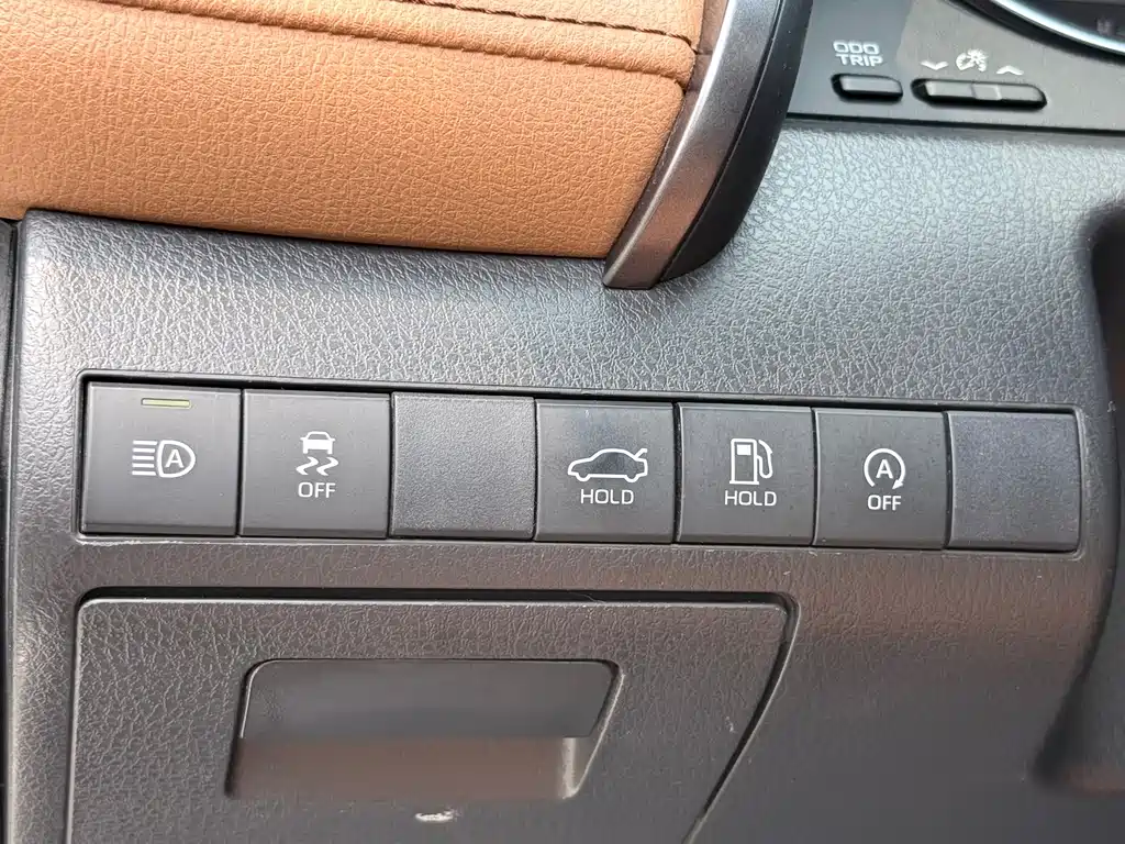 Camry 2019 facelift 2.5G Deluxe Edition купить на сайте DeffCars
