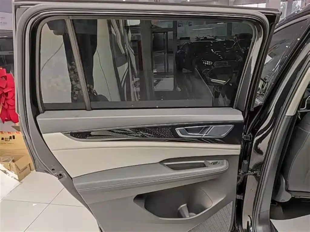 Touron 2022 380TSI four-wheel drive luxury version купить на сайте DeffCars