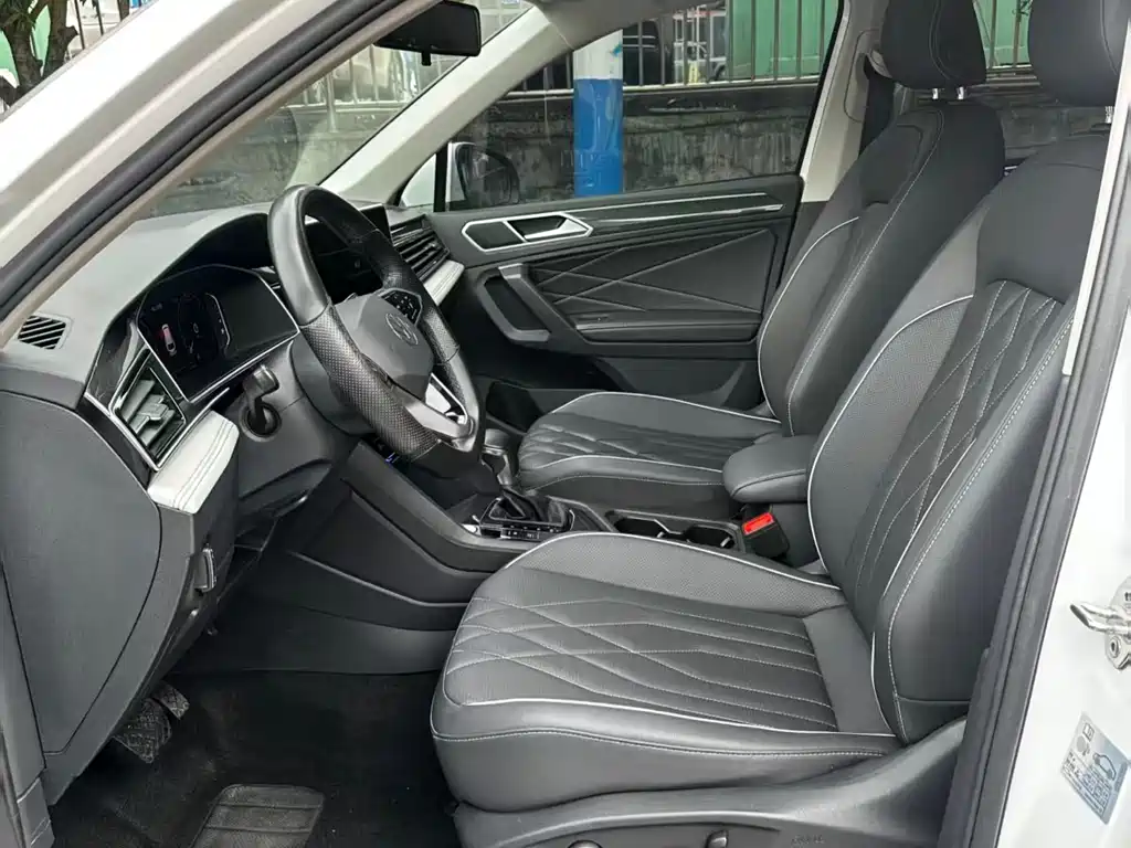 Tiguan L 2023 330TSI automatic two-wheel drive comfort version купить на сайте DeffCars
