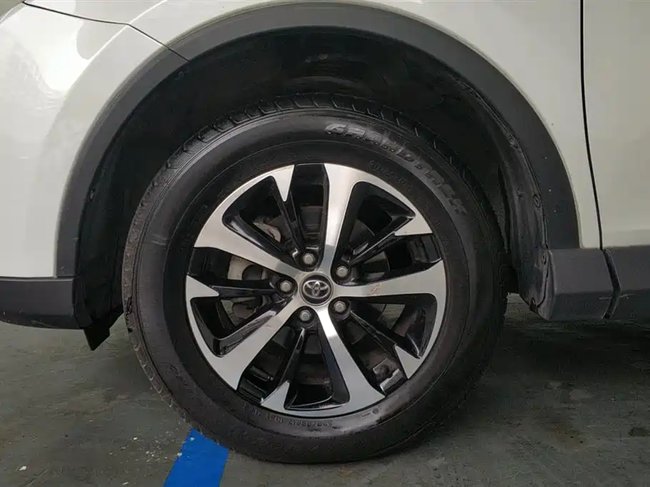 RAV4 Rongfang 2016 2.0L CVT two-wheel drive fashion version National V купить на сайте DeffCars