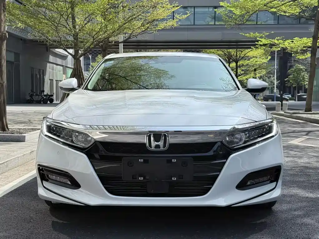 Accord 2018 260TURBO Deluxe Edition National V купить на сайте DeffCars