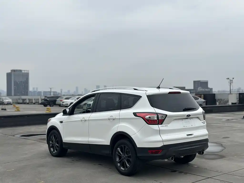 Escape 2019 EcoBoost 180 two-wheel drive platinum airfoil National VI купить на сайте DeffCars