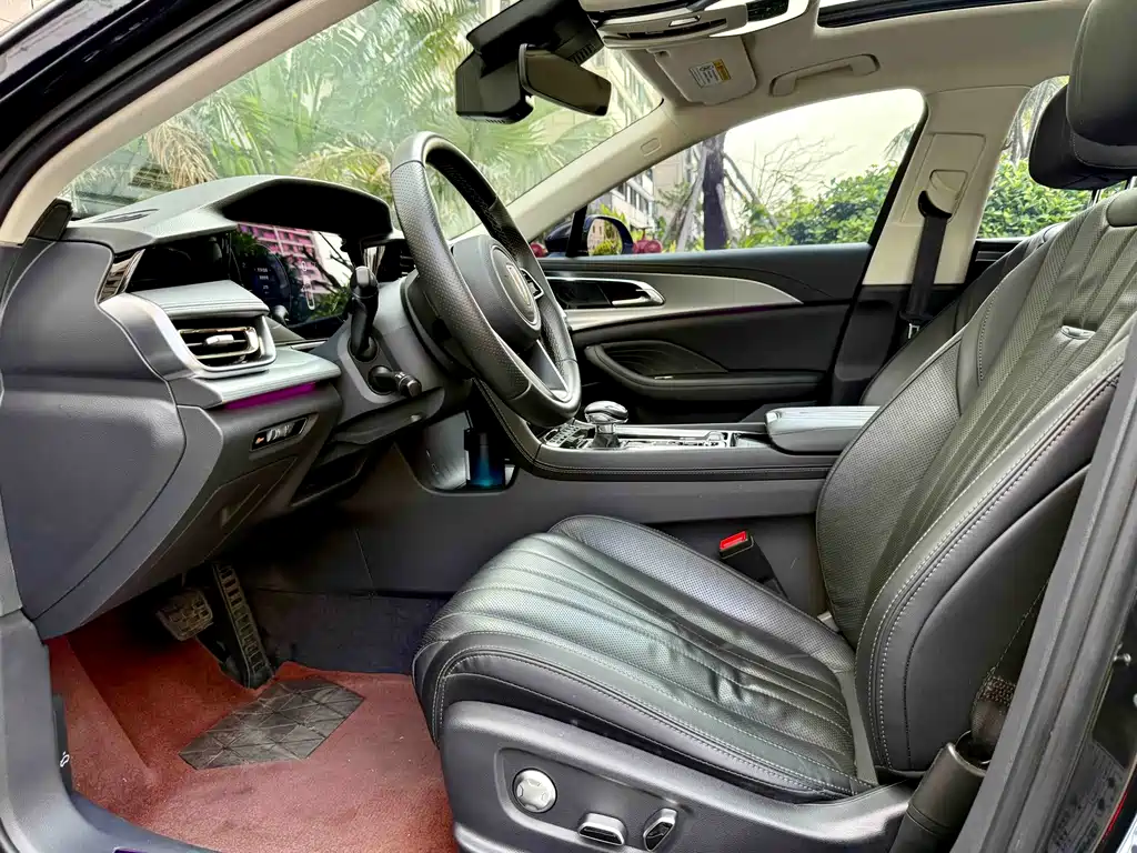 Hongqi H5 2023 2.0T automatic smart connected flag version купить на сайте DeffCars