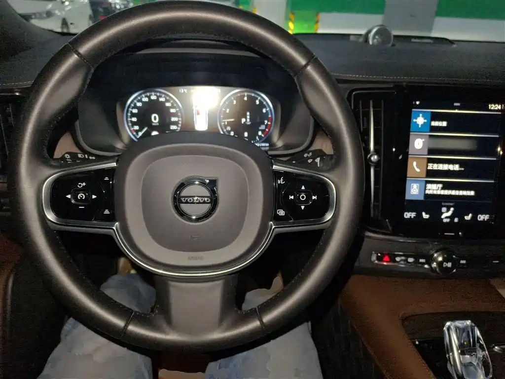 Volvo S90 2021 B5 Zhiya Luxury Edition купить на сайте DeffCars
