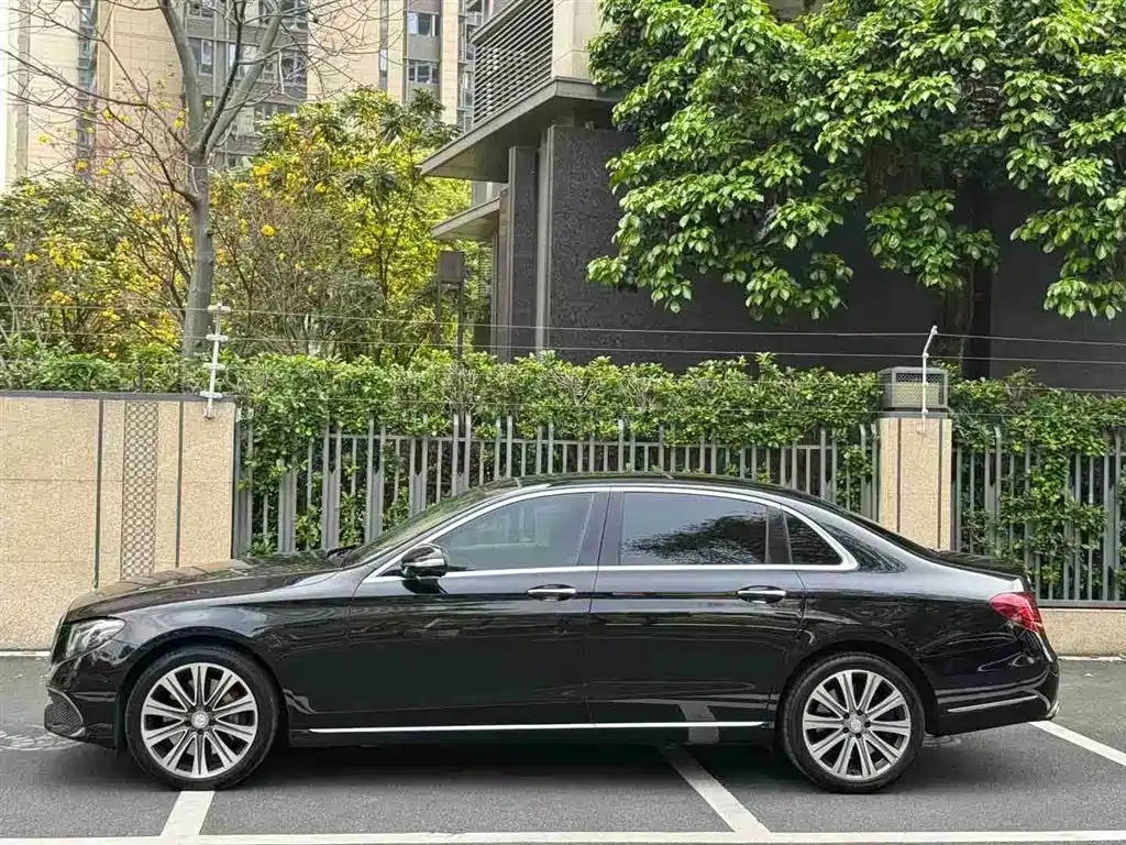 Mercedes-Benz E-Class 2017 E 320 L 4MATIC купить на сайте DeffCars