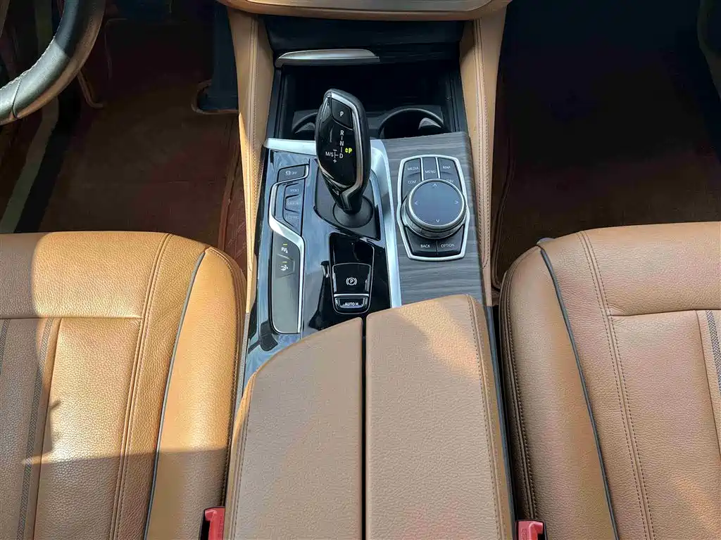BMW 6 Series GT 2018 630i Luxury Design Package купить на сайте DeffCars