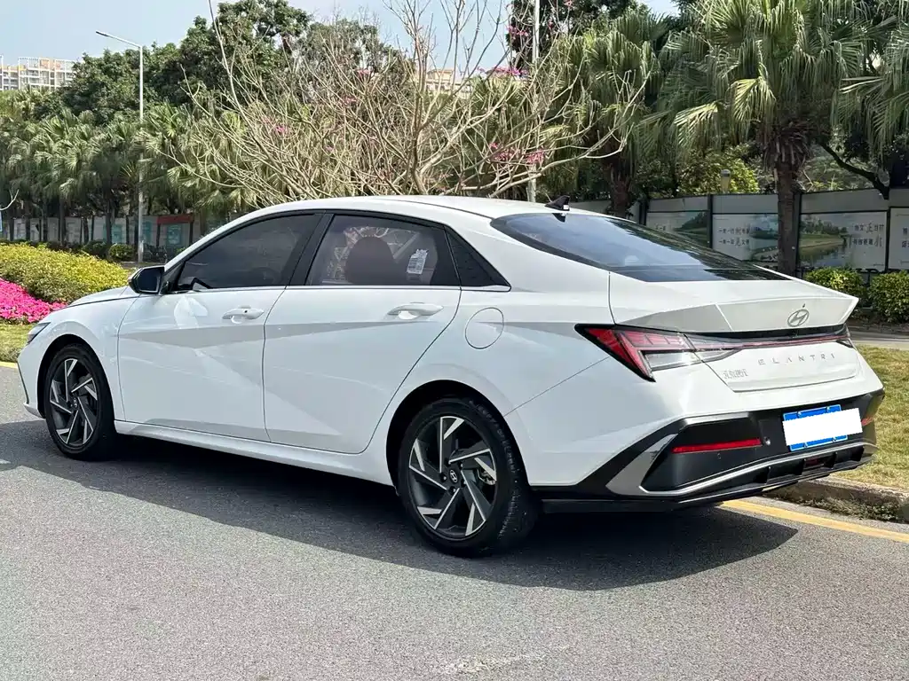 Elantra 2023 1.5L CVT LUX Premium Edition купить на сайте DeffCars