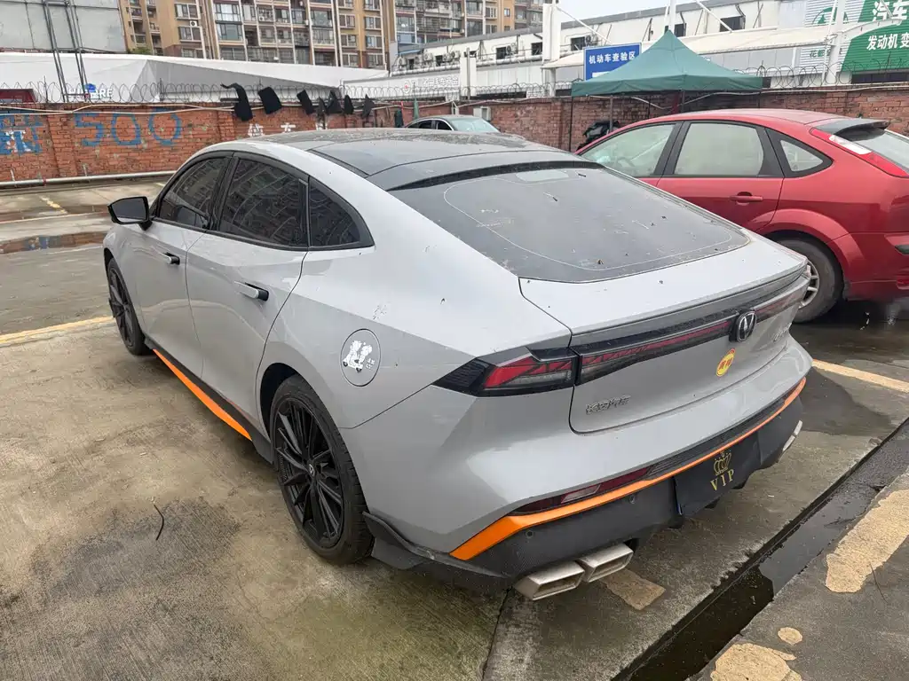 Changan UNI-V 2024 1.5T exclusive model купить на сайте DeffCars