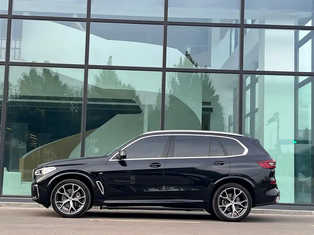 BMW X5 2022 xDrive 40Li M Sports Package купить на сайте DeffCars