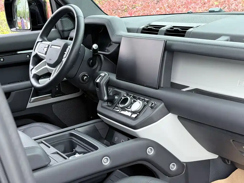 Land Rover Defender 2024 110 3.0T P400 XS купить на сайте DeffCars