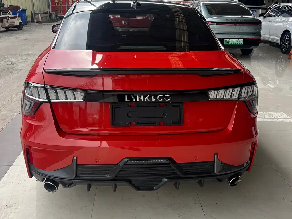 Lynk & Co 03 2018 1.5TD DCT Powerful Edition National V купить на сайте DeffCars