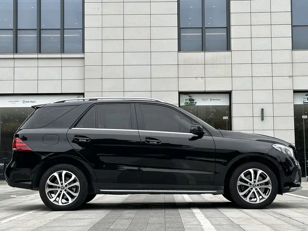 Mercedes-Benz GLE 2017 GLE 320 4MATIC Dynamic купить на сайте DeffCars