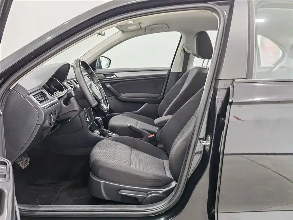 Bora 2018 1.5L automatic fashion model купить на сайте DeffCars