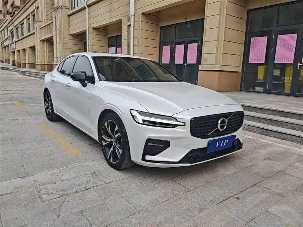 Volvo S60 2021 T4 Zhiyuan Sport Edition купить на сайте DeffCars