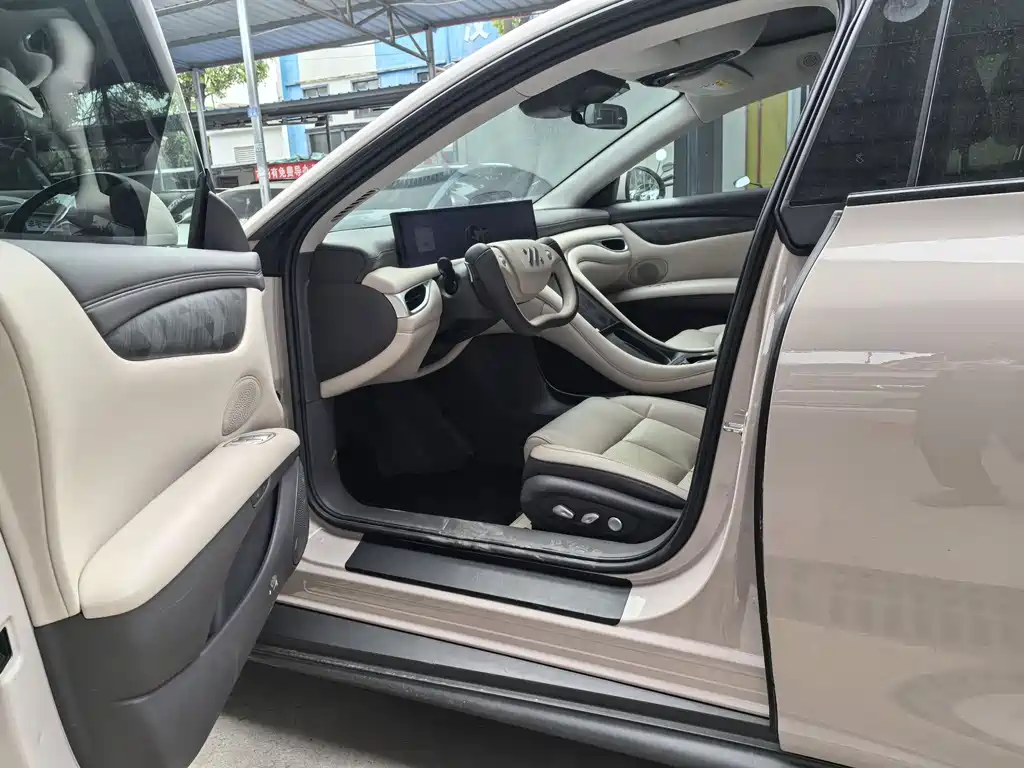 Zhiji L6 2024 Max Standard Edition купить на сайте DeffCars