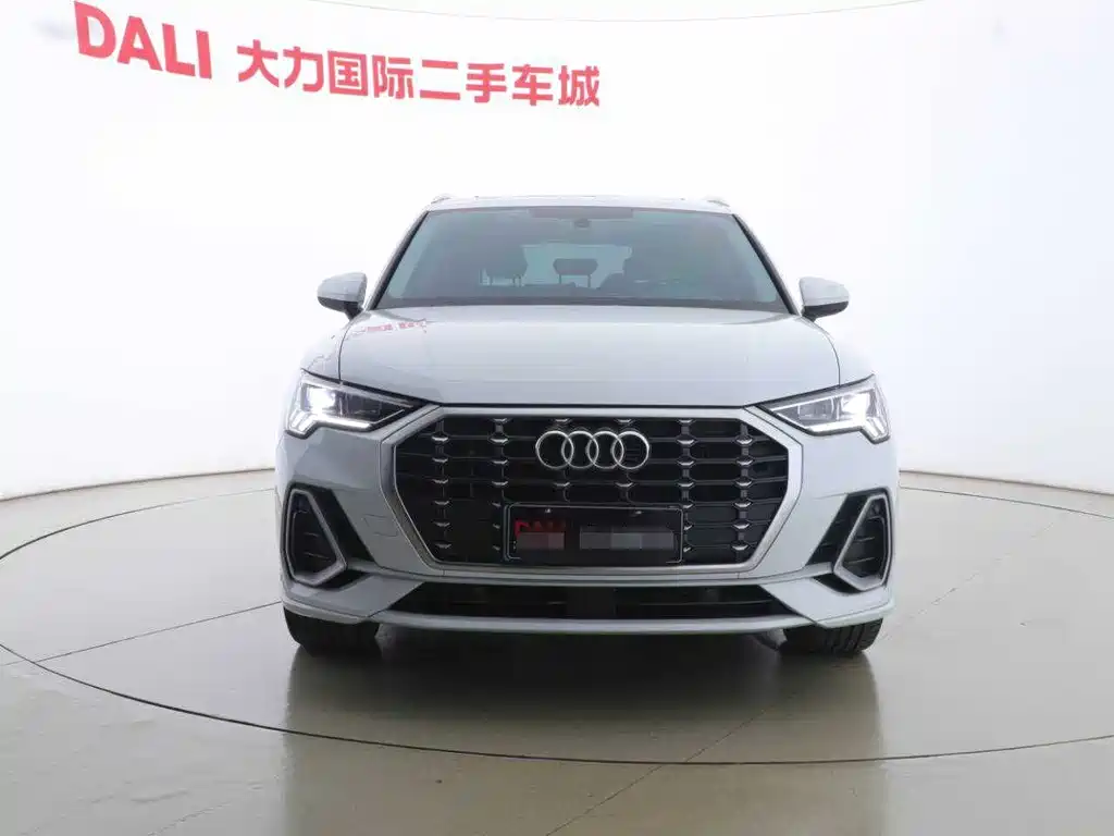 Audi Q3 2023 35 TFSI Fashionable and Dynamic (1.5T) купить на сайте DeffCars