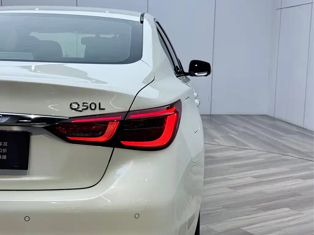 Infiniti Q50L 2018 2.0T Premium Edition National VI купить на сайте DeffCars