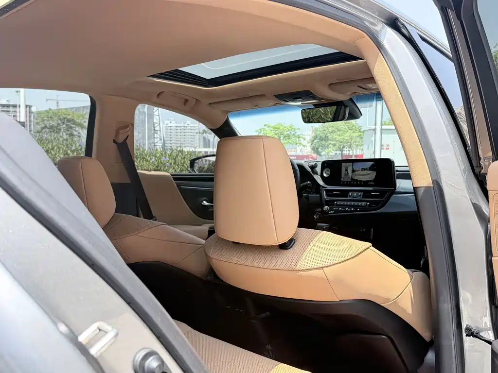Lexus ES 2022 200 Excellence Edition купить на сайте DeffCars