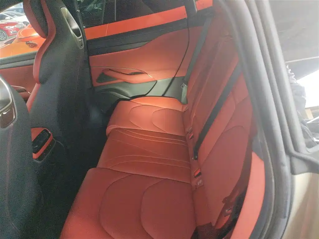 Xiaomi SU7 2024, four-wheel drive, ultra-long battery life, high-end smart driving Max version купить на сайте DeffCars
