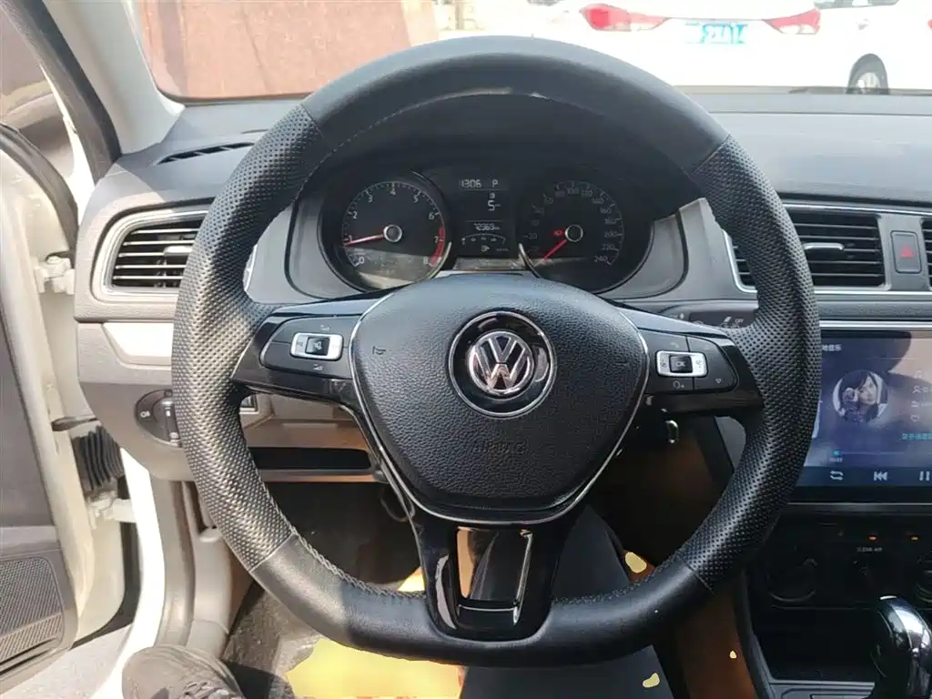 Lavida 2017 1.6L automatic fashion version купить на сайте DeffCars