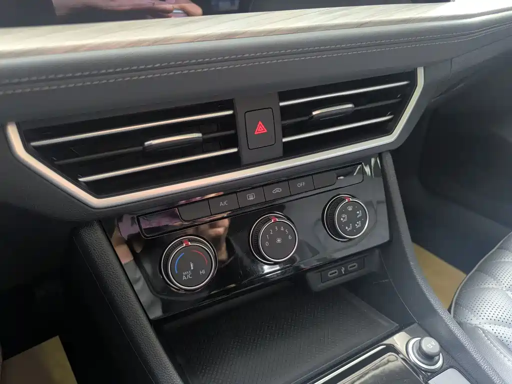 Sagitar 2024 300TSI DSG Super Edition купить на сайте DeffCars