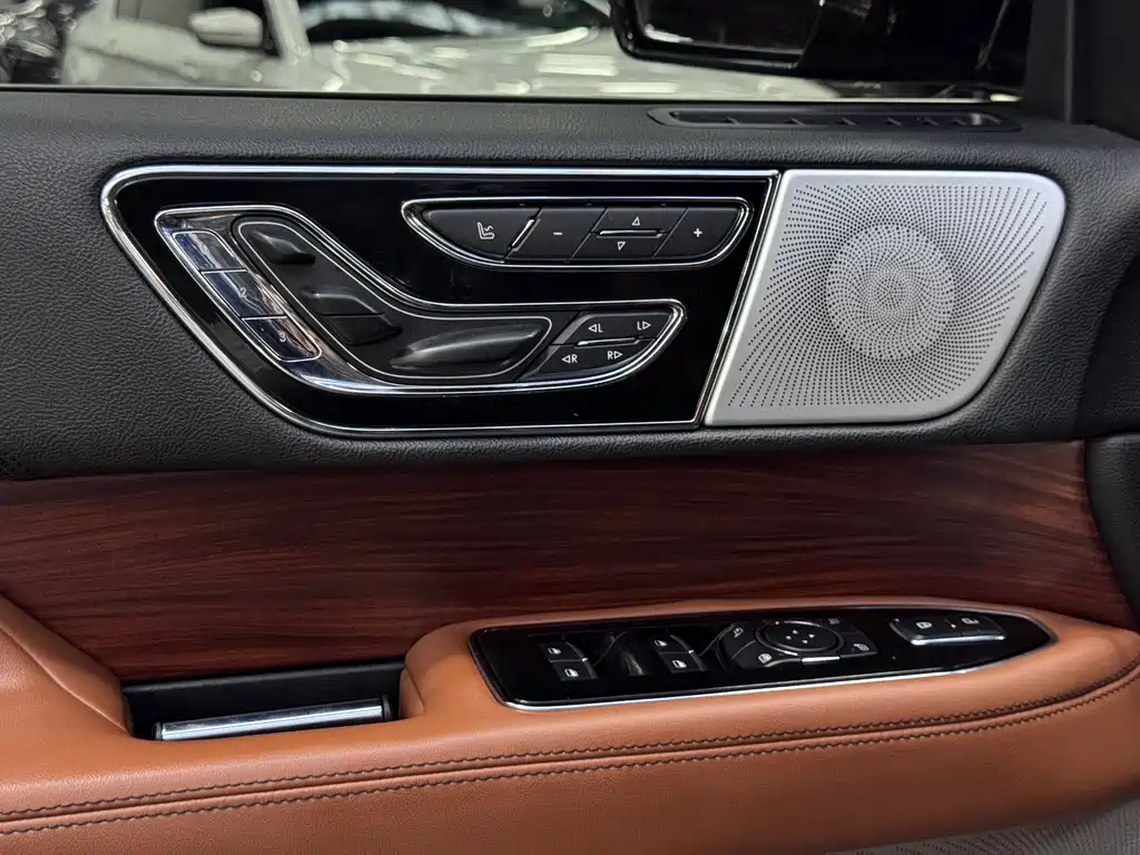 Navigator 2019 3.5T Honor Edition National VI купить на сайте DeffCars