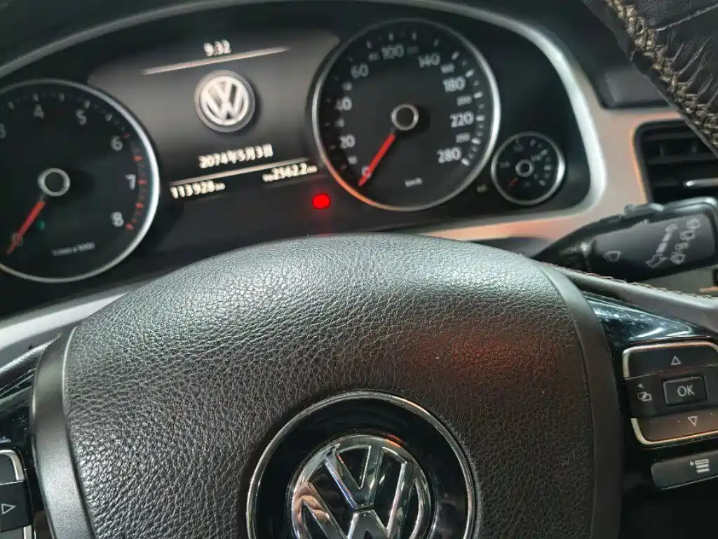 Touareg 2011 3.0TSI standard model купить на сайте DeffCars