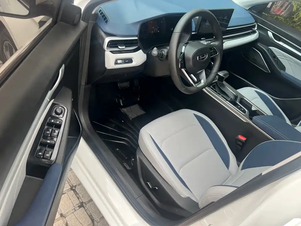 Emgrand 2022 4th generation 1.5L CVT flagship model купить на сайте DeffCars