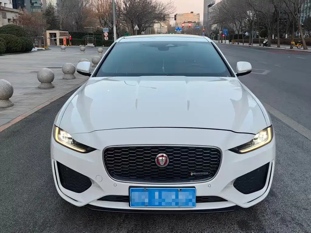 Jaguar XEL 2021 2.0T 250PS R-DYNAMIC SE Technology Sports Edition купить на сайте DeffCars