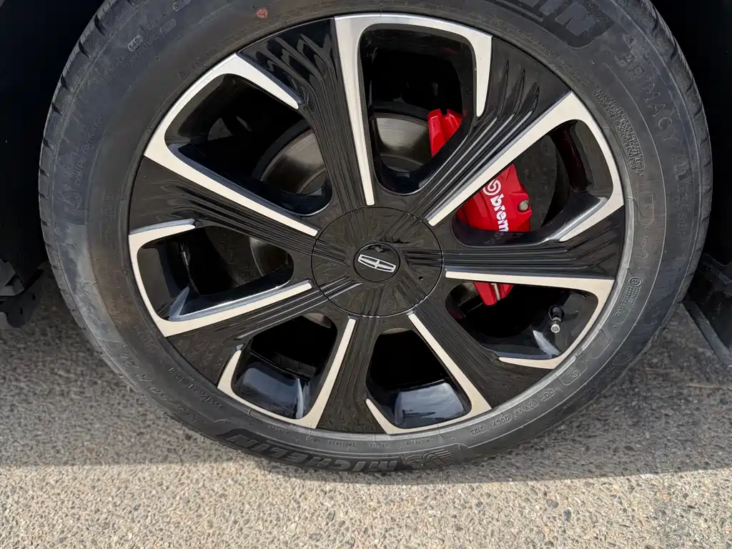 Voyager 2023 2.0T four-wheel drive Zunrui hybrid version купить на сайте DeffCars