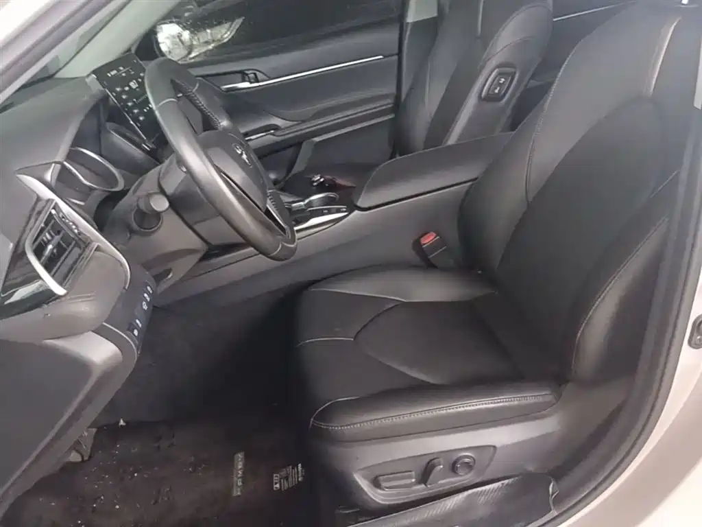 Camry 2021 2.0G Deluxe Edition купить на сайте DeffCars