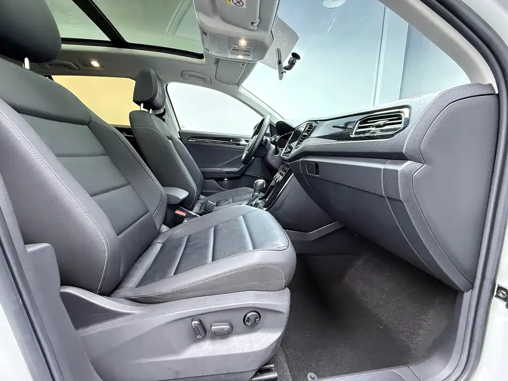T-ROC 2022 model 280TSI DSG two-wheel drive comfort PLUS купить на сайте DeffCars