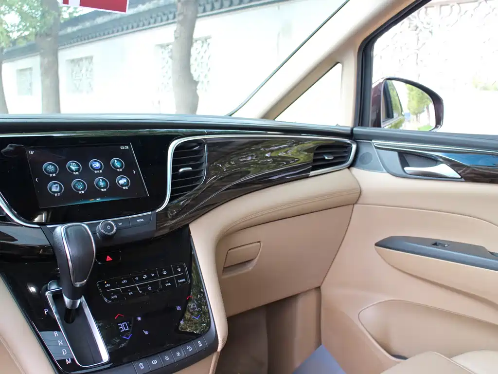 Buick GL8 2017 ES 28T luxury model National V купить на сайте DeffCars