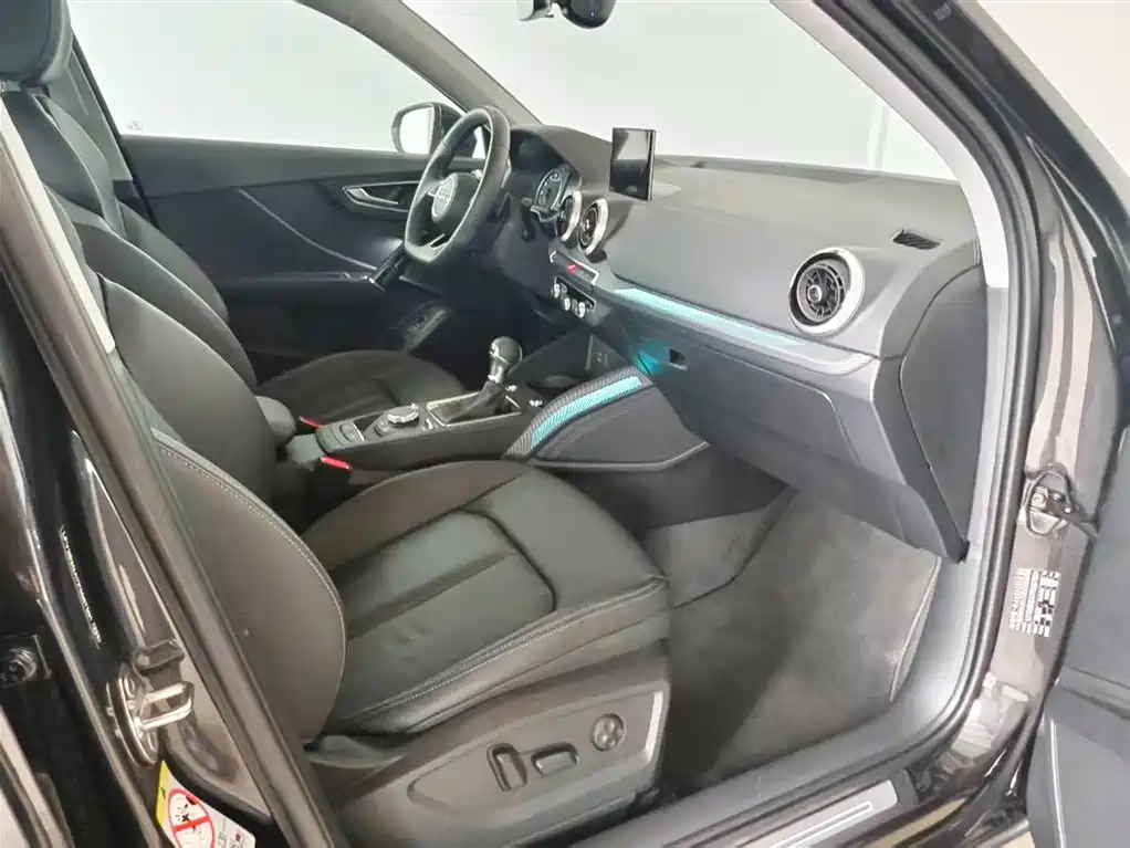Audi Q2L 2024 35TFSI fashionable and dynamic купить на сайте DeffCars
