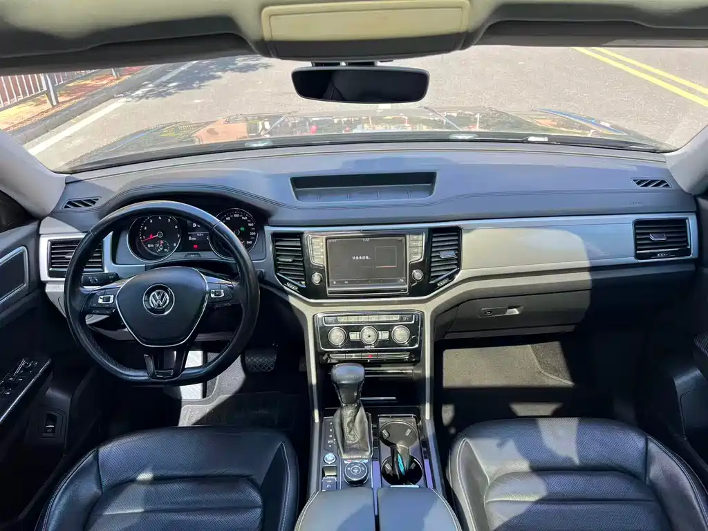 Touron 2017 380TSI four-wheel drive luxury version купить на сайте DeffCars
