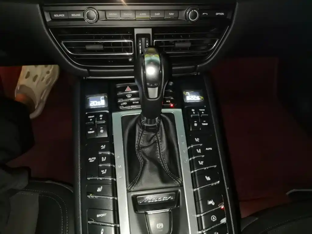 Macan 2018 2.0T купить на сайте DeffCars