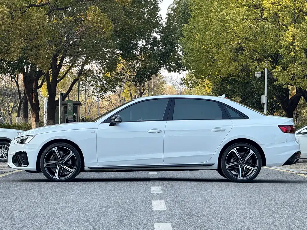 Audi A4L 2024 40 TFSI luxury and dynamic model купить на сайте DeffCars