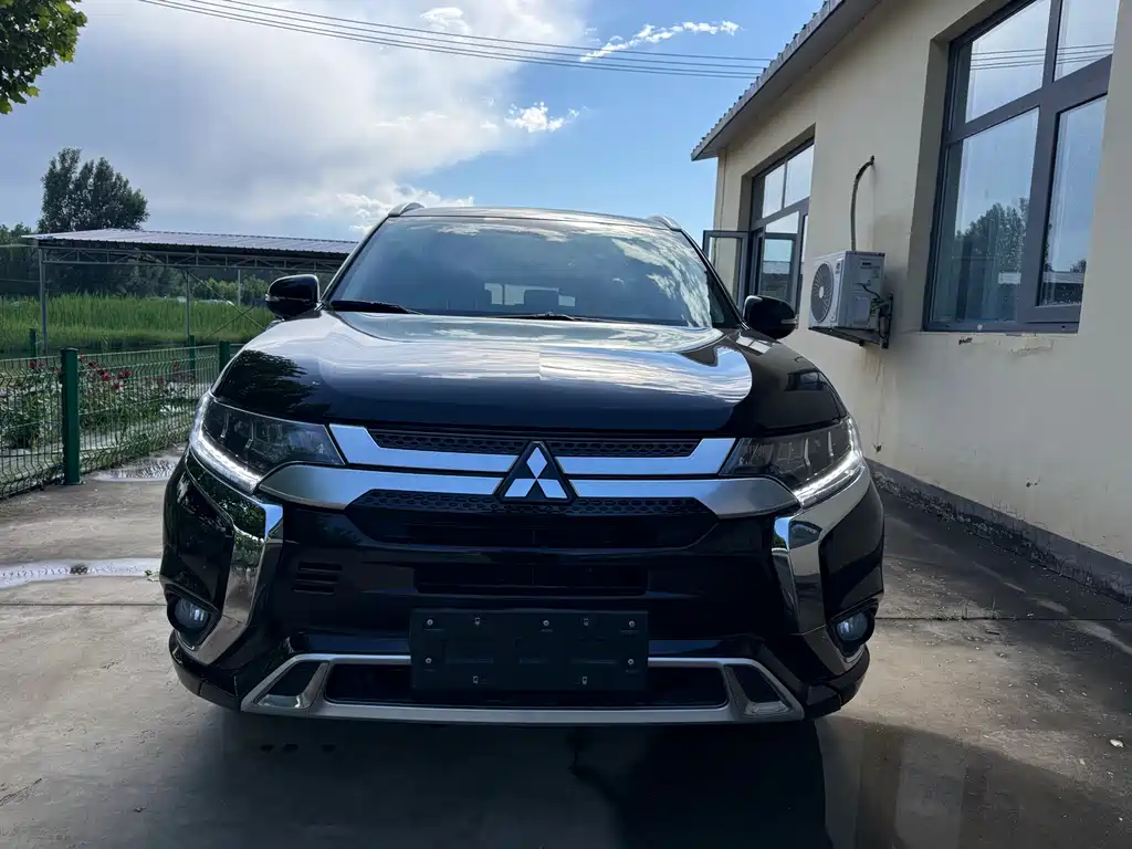 Outlander 2021 2.4L four-wheel drive exclusive version 7 seats купить на сайте DeffCars