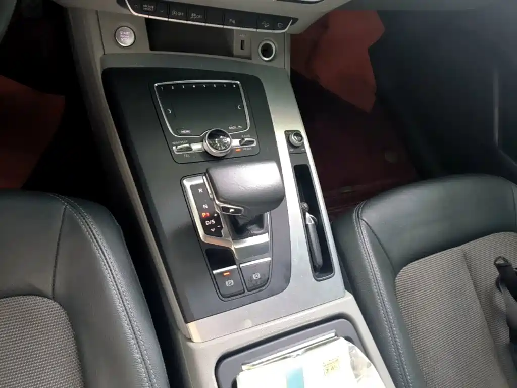 Audi Q5L 2018 40 TFSI enjoys fashionable style, National VI купить на сайте DeffCars