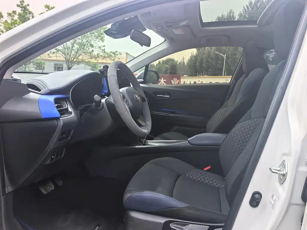 Toyota C-HR 2023 2.0L Comfort Edition купить на сайте DeffCars