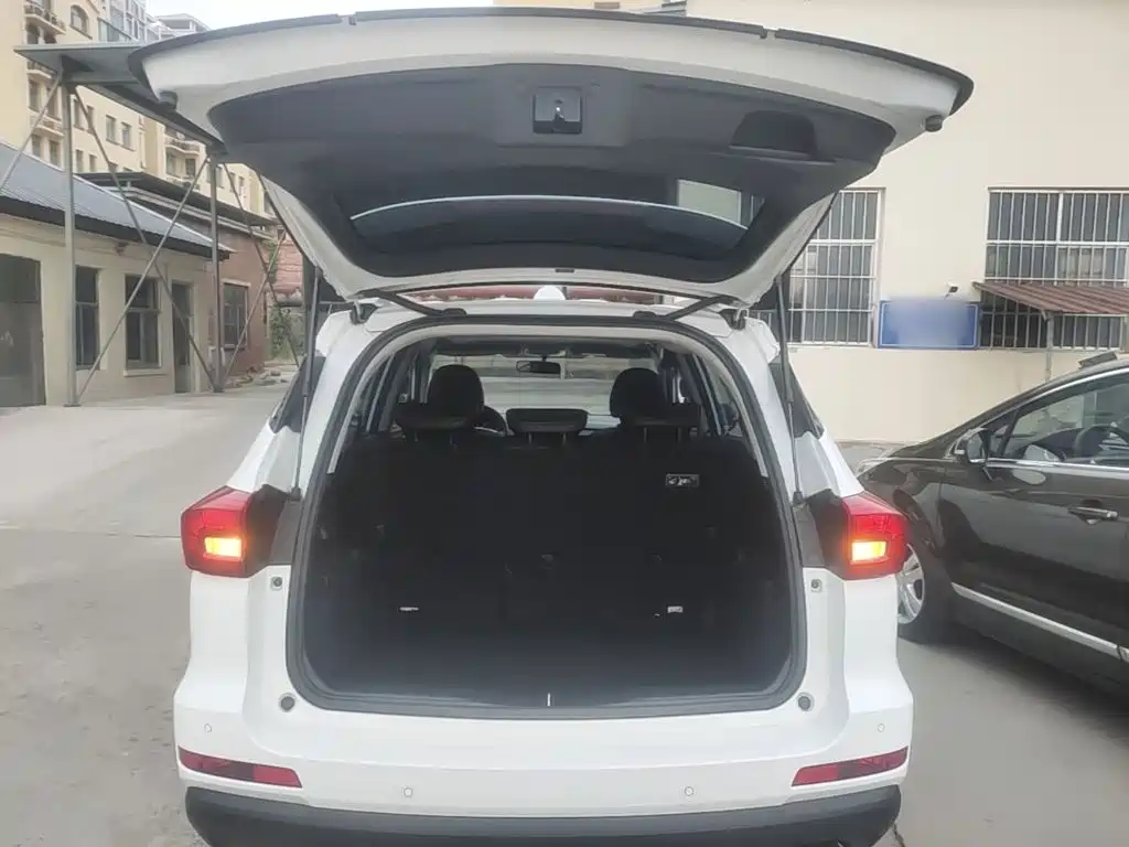 Haval M6 2017 1.5T manual two-wheel drive elite model купить на сайте DeffCars