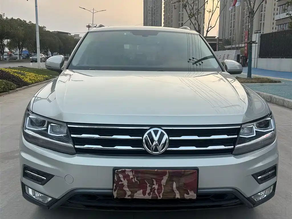 Tiguan L 2020 330TSI automatic two-wheel drive panoramic comfort version National VI купить на сайте DeffCars