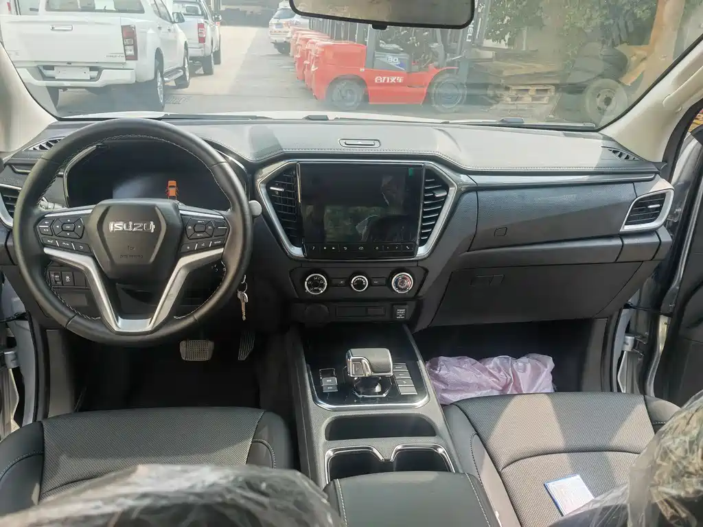 Lingtuo 2023 2.5T automatic two-wheel drive diesel pilot version long axis купить на сайте DeffCars