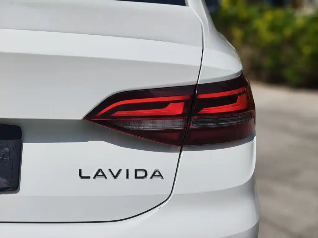 Lavida 2024 1.5L automatic Deyi version купить на сайте DeffCars