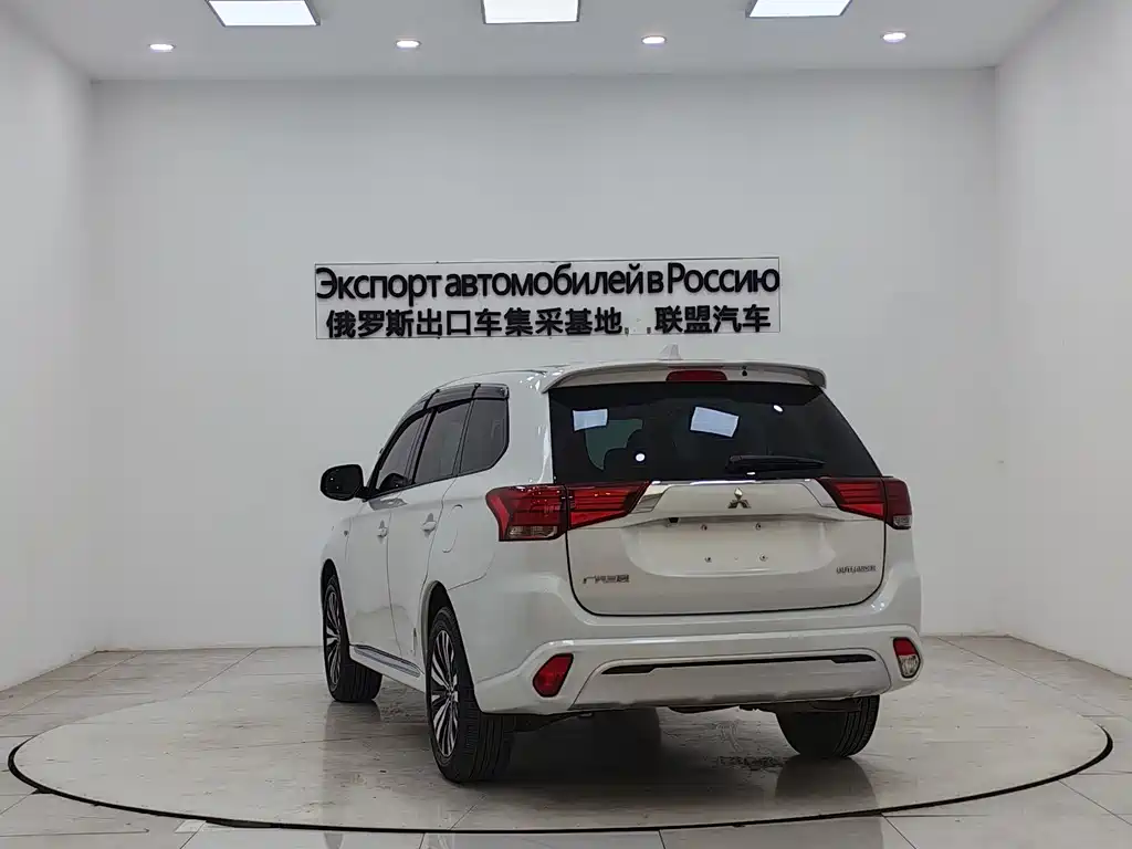 Outlander 2021 2.0L 2WD Smooth Edition 5 seats купить на сайте DeffCars