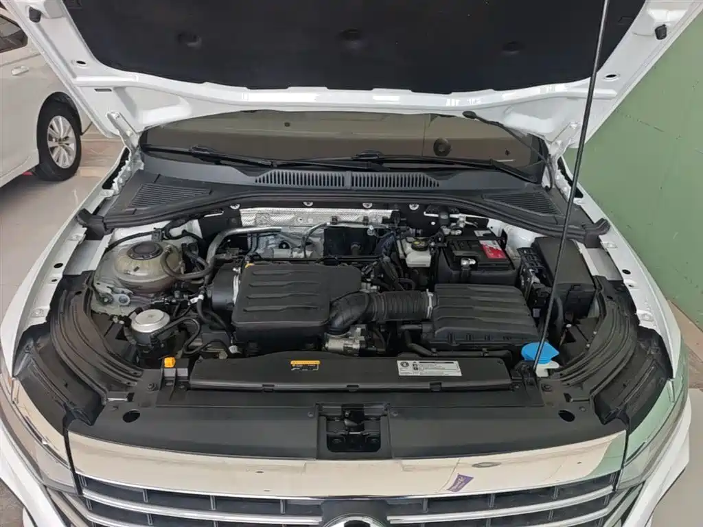 Lavida 2023 facelift 1.5L automatic Deyi version купить на сайте DeffCars
