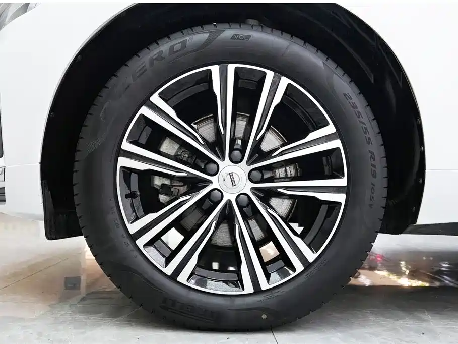 Volvo XC60 2022 B5 four-wheel drive Zhiyuan Deluxe Edition купить на сайте DeffCars